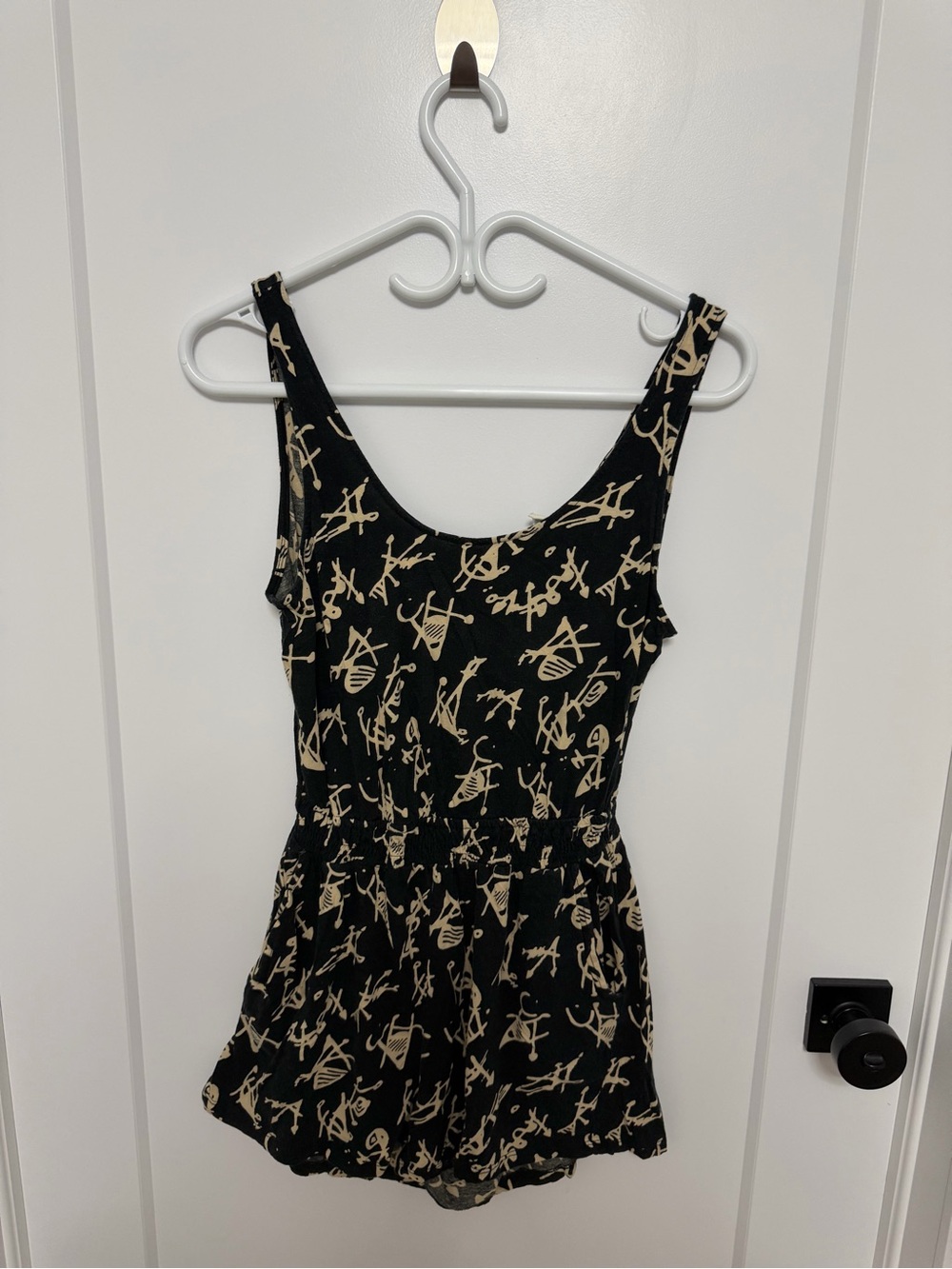 ❤️Forever 21 Black and Cream Patterned Romper❤️
